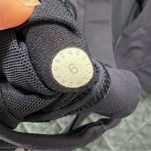 Lululemon Sport Bra Women Size 6 Cross Back Navy Blue Athletic Racerback FF - Picture 4 of 4